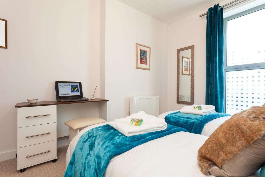 Self-Contained Town Centre One Bedroom Apartments By Helmswood Serviced Apartments Redhill  Extérieur photo